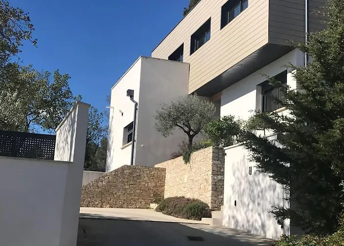 Calme, Confort Et Espace Dans Villa D\'Architecte