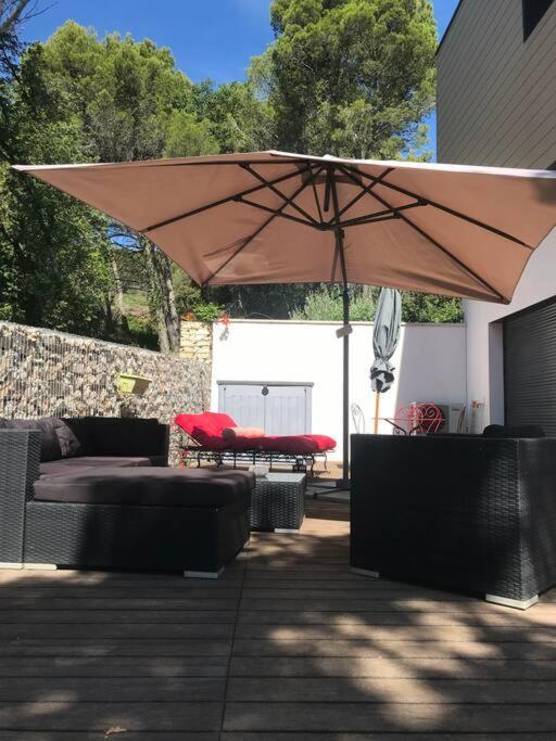 Calme, Confort Et Espace Dans D'architecte Villa *